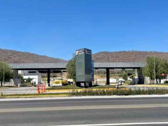 bodega en renta carretera san isidro mazatepec santa cruz de las flores tlajomulco de zuniga jalisco pWKiX4a